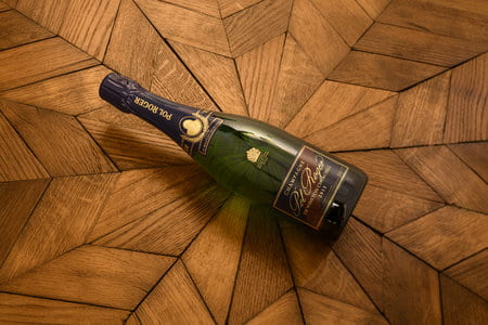 Champagne Pol Roger is delighted to introduce the 21st vintage
of its tribute cuvee, since its creation in 1975. Champagne Pol Roger